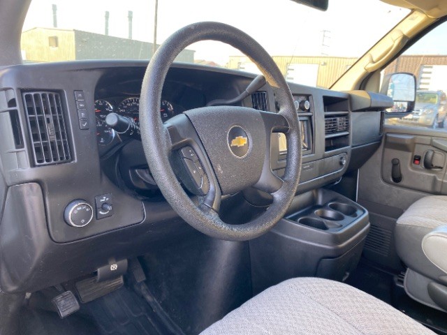 Chevrolet Express Cargo Van Vehicle Full-screen Gallery Image 10