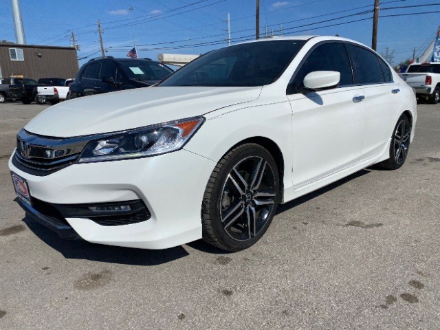 Honda Accord Sedan Vehicle Full-screen Gallery Image 03