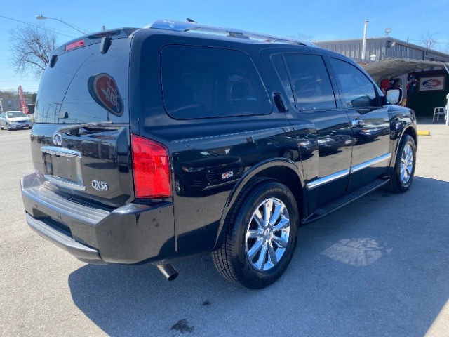 INFINITI QX56 Vehicle Full-screen Gallery Image 05