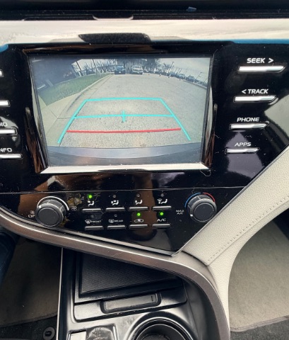 Toyota Camry Vehicle Full-screen Gallery Image 12