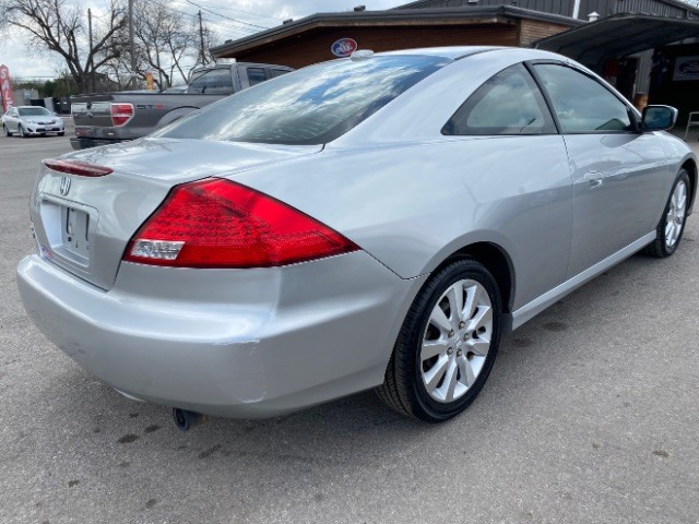 Honda Accord Coupe Vehicle Full-screen Gallery Image 04