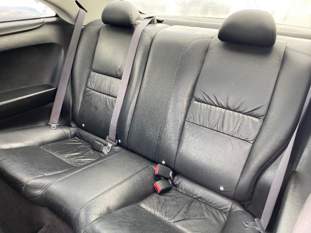 Honda Accord Coupe Vehicle Full-screen Gallery Image 06