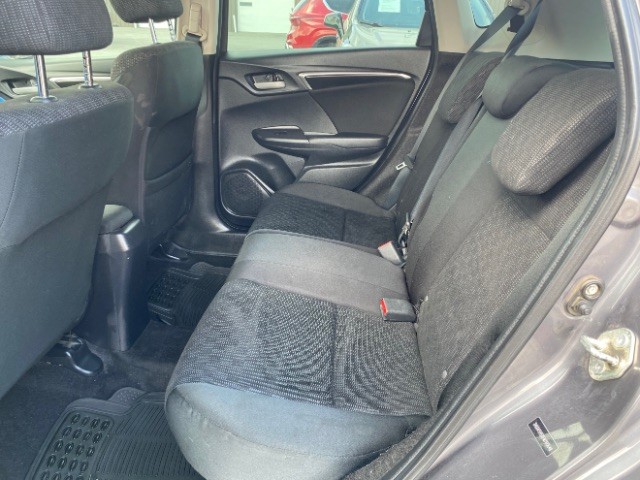 Honda Fit Vehicle Full-screen Gallery Image 07