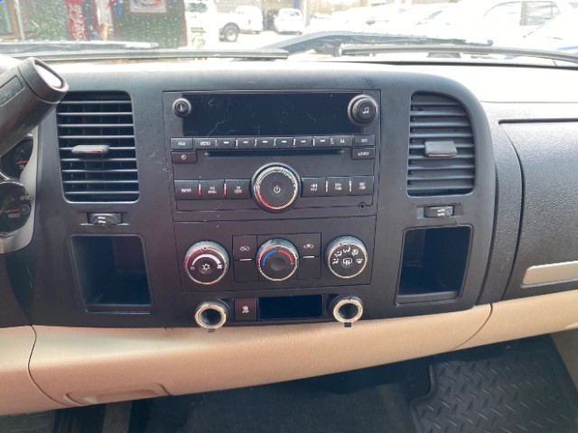 Chevrolet Silverado 1500 Vehicle Full-screen Gallery Image 12