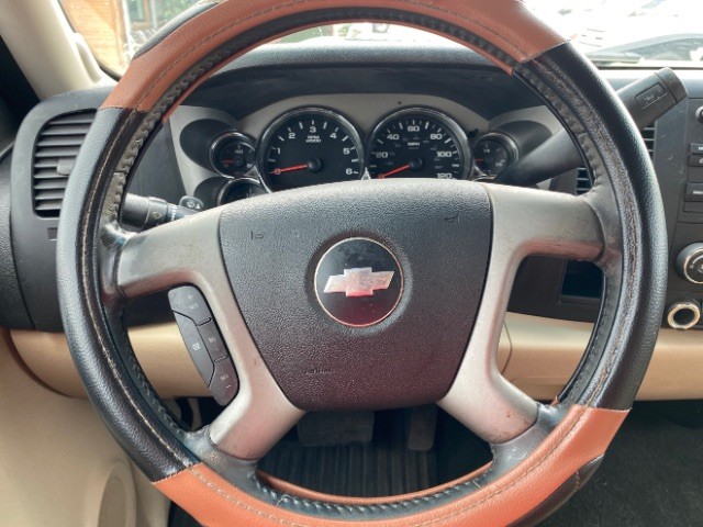 Chevrolet Silverado 1500 Vehicle Full-screen Gallery Image 13