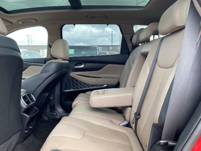 Hyundai Santa Fe Vehicle Full-screen Gallery Image 08