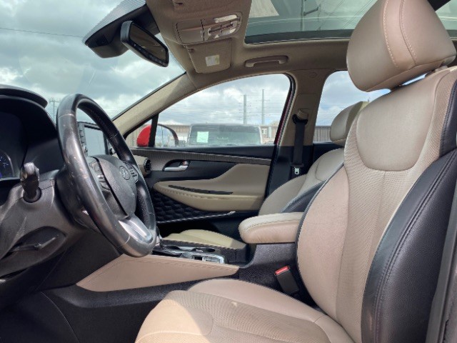 Hyundai Santa Fe Vehicle Full-screen Gallery Image 09