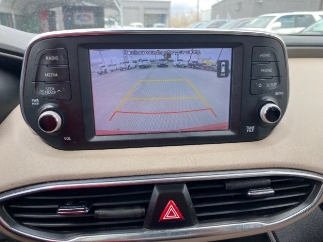 Hyundai Santa Fe Vehicle Full-screen Gallery Image 14