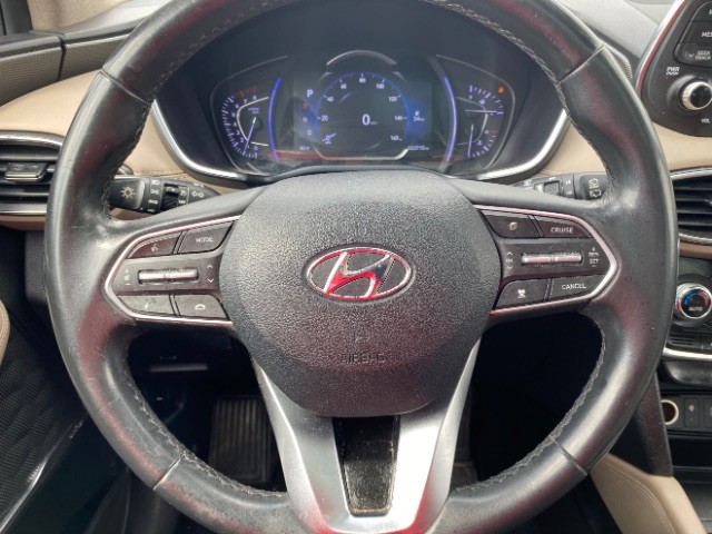 Hyundai Santa Fe Vehicle Full-screen Gallery Image 15