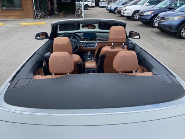 BMW 4 Series Vehicle Full-screen Gallery Image 10