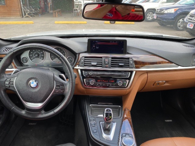 BMW 4 Series Vehicle Full-screen Gallery Image 11