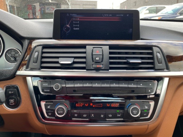 BMW 4 Series Vehicle Full-screen Gallery Image 17