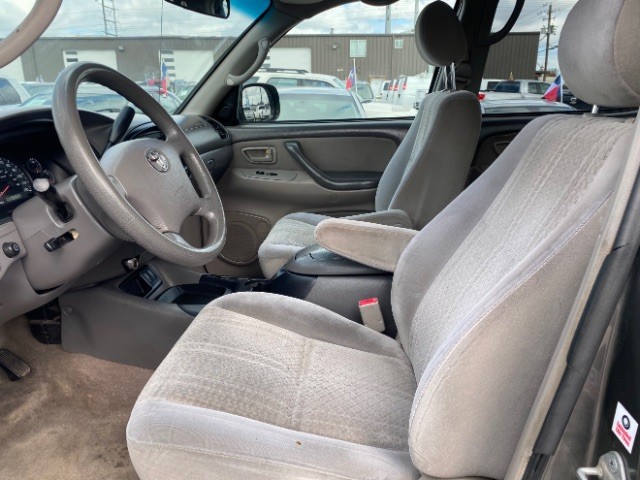 Toyota Tundra Vehicle Full-screen Gallery Image 08