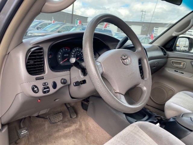 Toyota Tundra Vehicle Full-screen Gallery Image 09