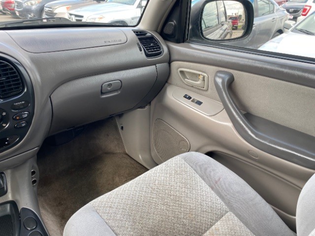 Toyota Tundra Vehicle Full-screen Gallery Image 10