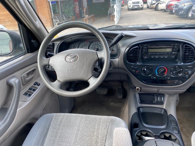 Toyota Tundra Vehicle Full-screen Gallery Image 11