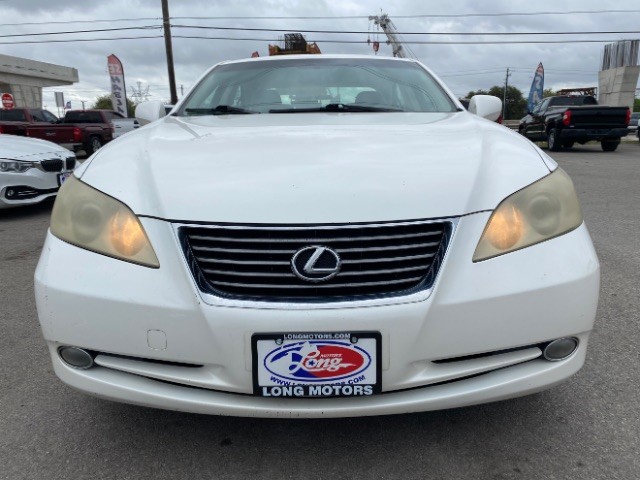 Lexus ES 350 Vehicle Full-screen Gallery Image 02