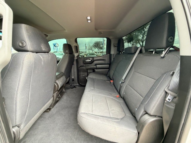 Chevrolet Silverado 1500 Vehicle Full-screen Gallery Image 11