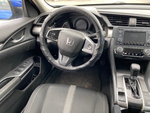 Honda Civic Sedan Vehicle Full-screen Gallery Image 11