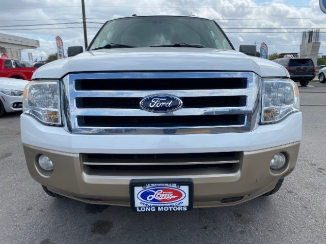 Ford Expedition Vehicle Full-screen Gallery Image 02