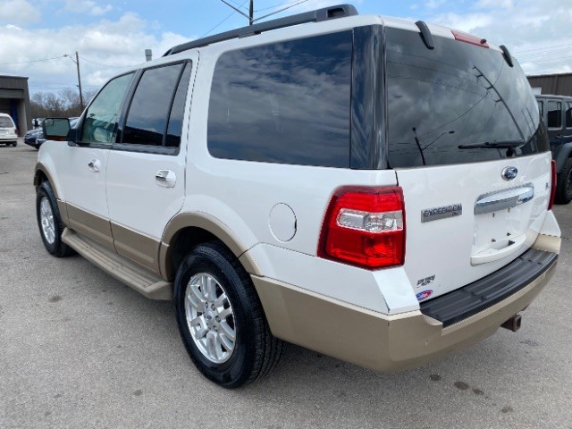 Ford Expedition Vehicle Full-screen Gallery Image 04