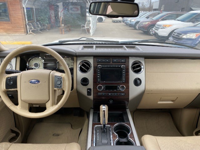 Ford Expedition Vehicle Full-screen Gallery Image 06