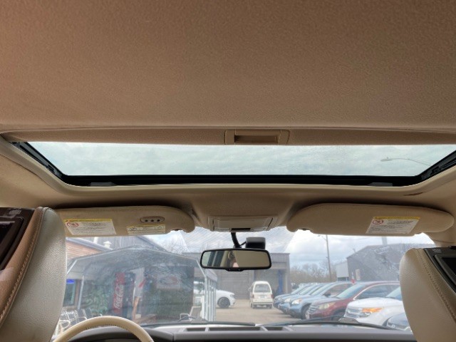 Ford Expedition Vehicle Full-screen Gallery Image 10