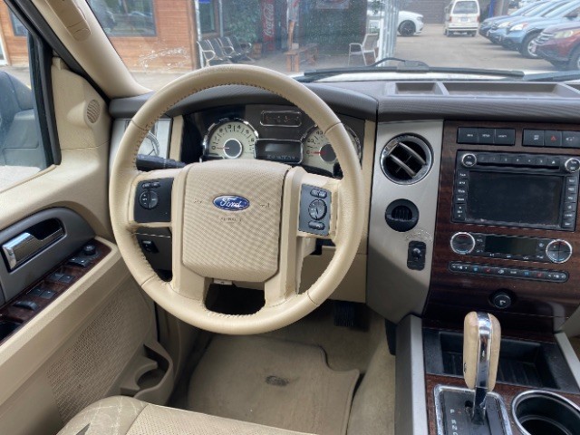 Ford Expedition Vehicle Full-screen Gallery Image 13