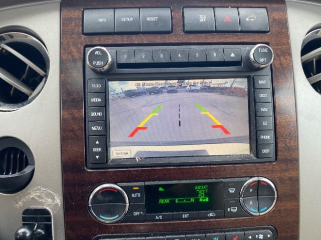 Ford Expedition Vehicle Full-screen Gallery Image 15