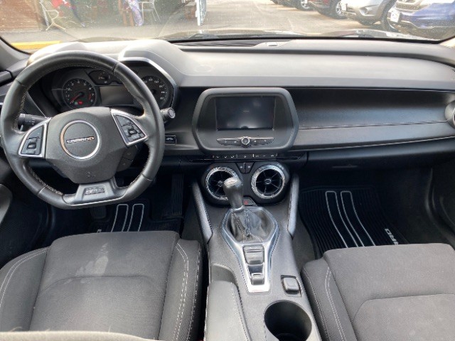 Chevrolet Camaro Vehicle Full-screen Gallery Image 06