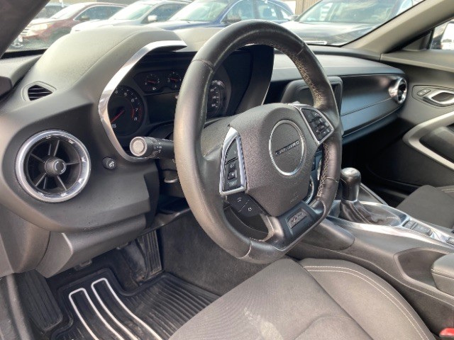 Chevrolet Camaro Vehicle Full-screen Gallery Image 09