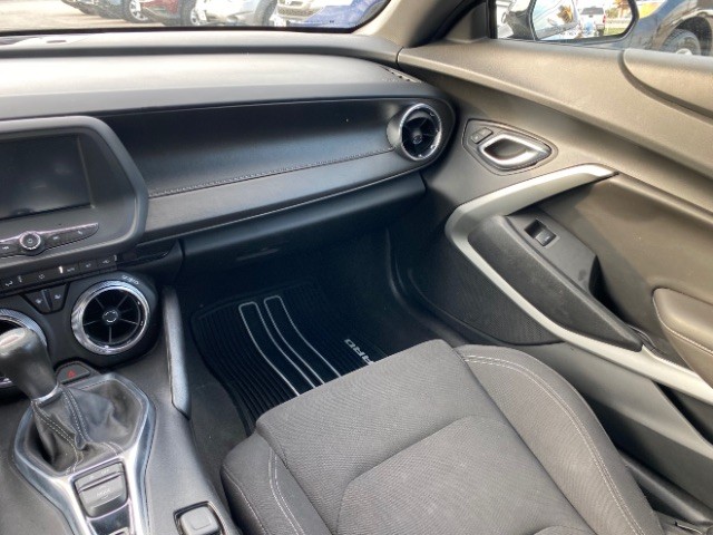 Chevrolet Camaro Vehicle Full-screen Gallery Image 10