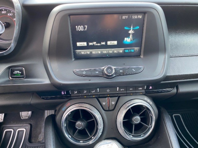 Chevrolet Camaro Vehicle Full-screen Gallery Image 12