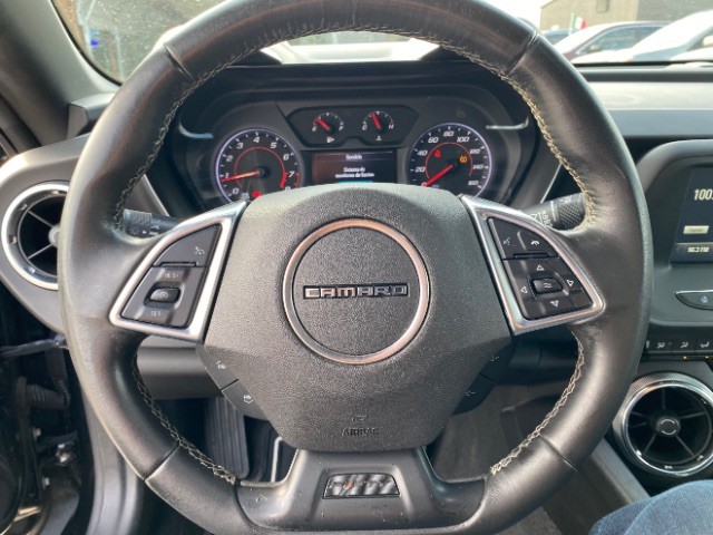 Chevrolet Camaro Vehicle Full-screen Gallery Image 14