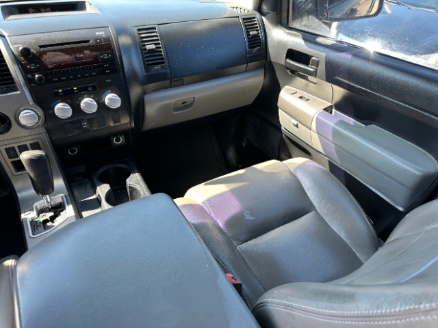 Toyota Tundra Vehicle Full-screen Gallery Image 07