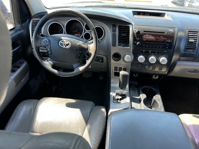Toyota Tundra Vehicle Full-screen Gallery Image 08