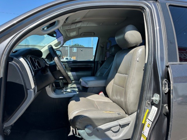 Toyota Tundra Vehicle Full-screen Gallery Image 10