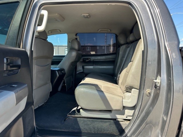 Toyota Tundra Vehicle Full-screen Gallery Image 11