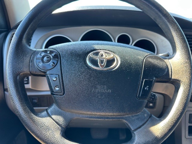 Toyota Tundra Vehicle Full-screen Gallery Image 12