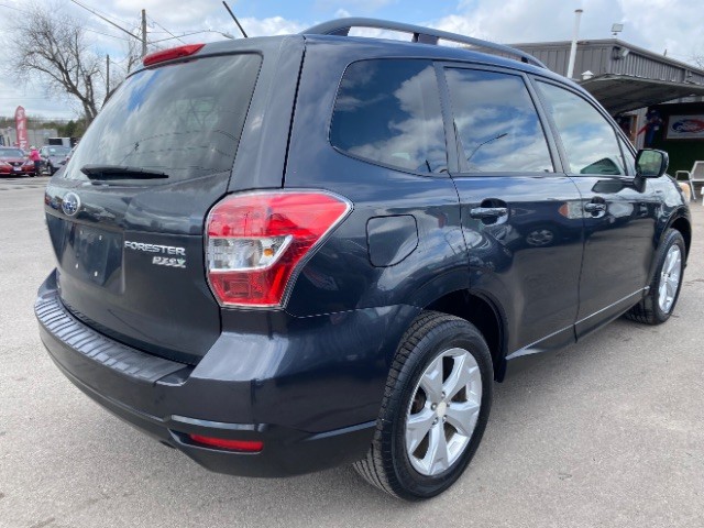 Subaru Forester Vehicle Full-screen Gallery Image 05