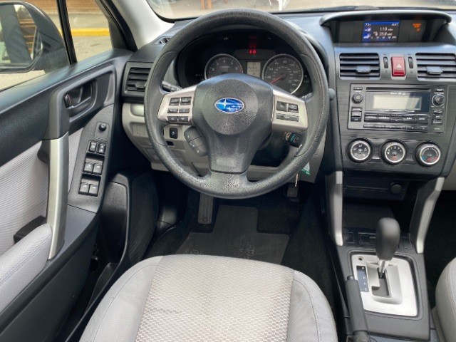 Subaru Forester Vehicle Full-screen Gallery Image 12