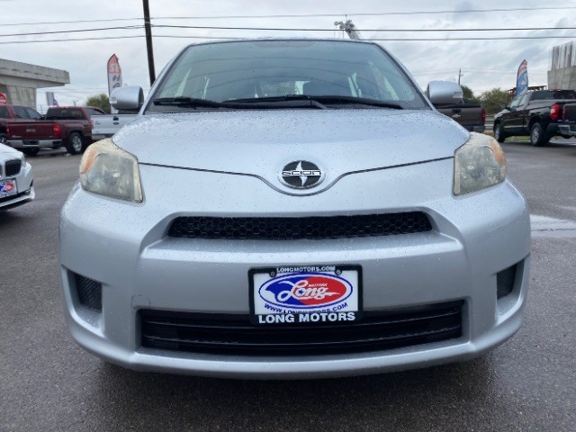 Scion xD Vehicle Full-screen Gallery Image 02