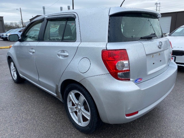 Scion xD Vehicle Full-screen Gallery Image 04