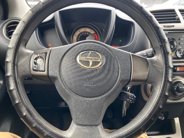 Scion xD Vehicle Full-screen Gallery Image 12