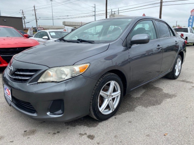 Toyota Corolla Vehicle Full-screen Gallery Image 03