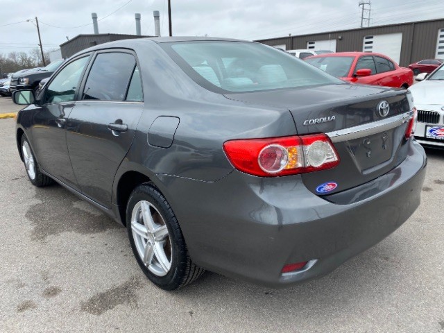 Toyota Corolla Vehicle Full-screen Gallery Image 04