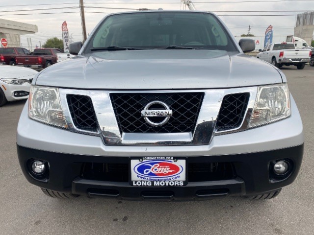 Nissan Frontier Vehicle Full-screen Gallery Image 02