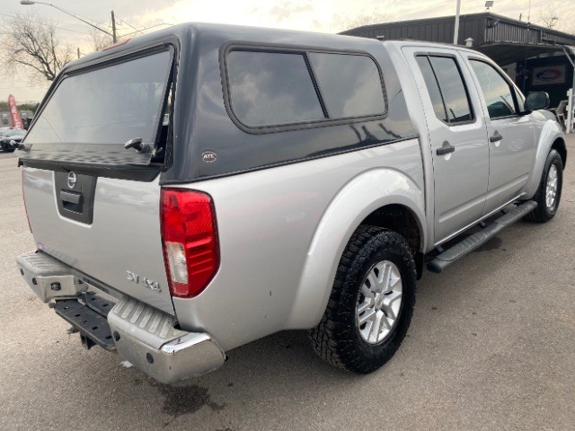 Nissan Frontier Vehicle Full-screen Gallery Image 05