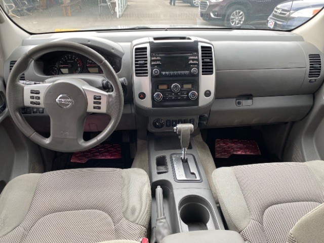 Nissan Frontier Vehicle Full-screen Gallery Image 06