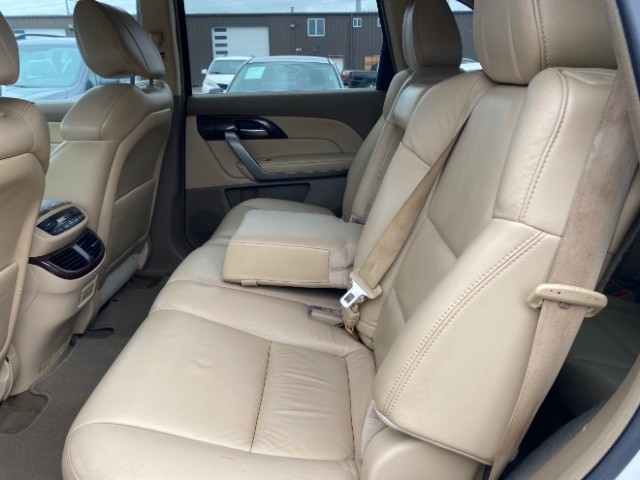 Acura MDX Vehicle Full-screen Gallery Image 07